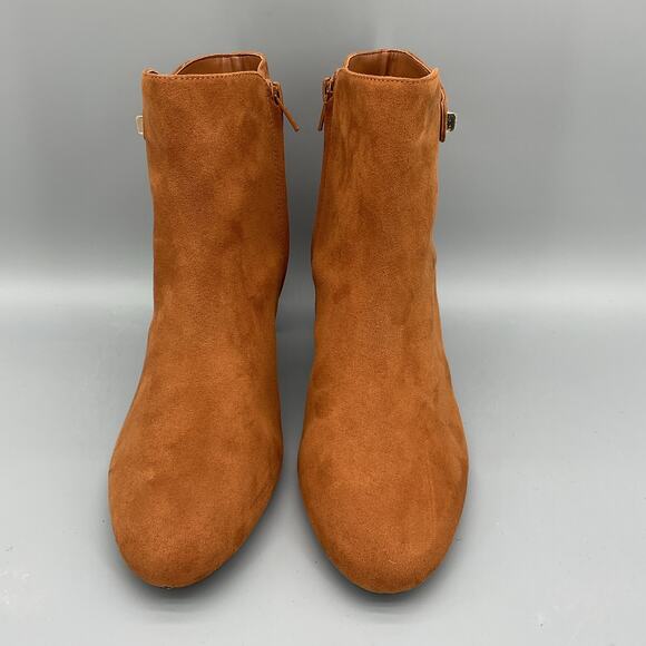 NEW Alfani Women’s PAAM Faux Leather Sleek Booties Brown Size 8.5M - Picture 3 of 11